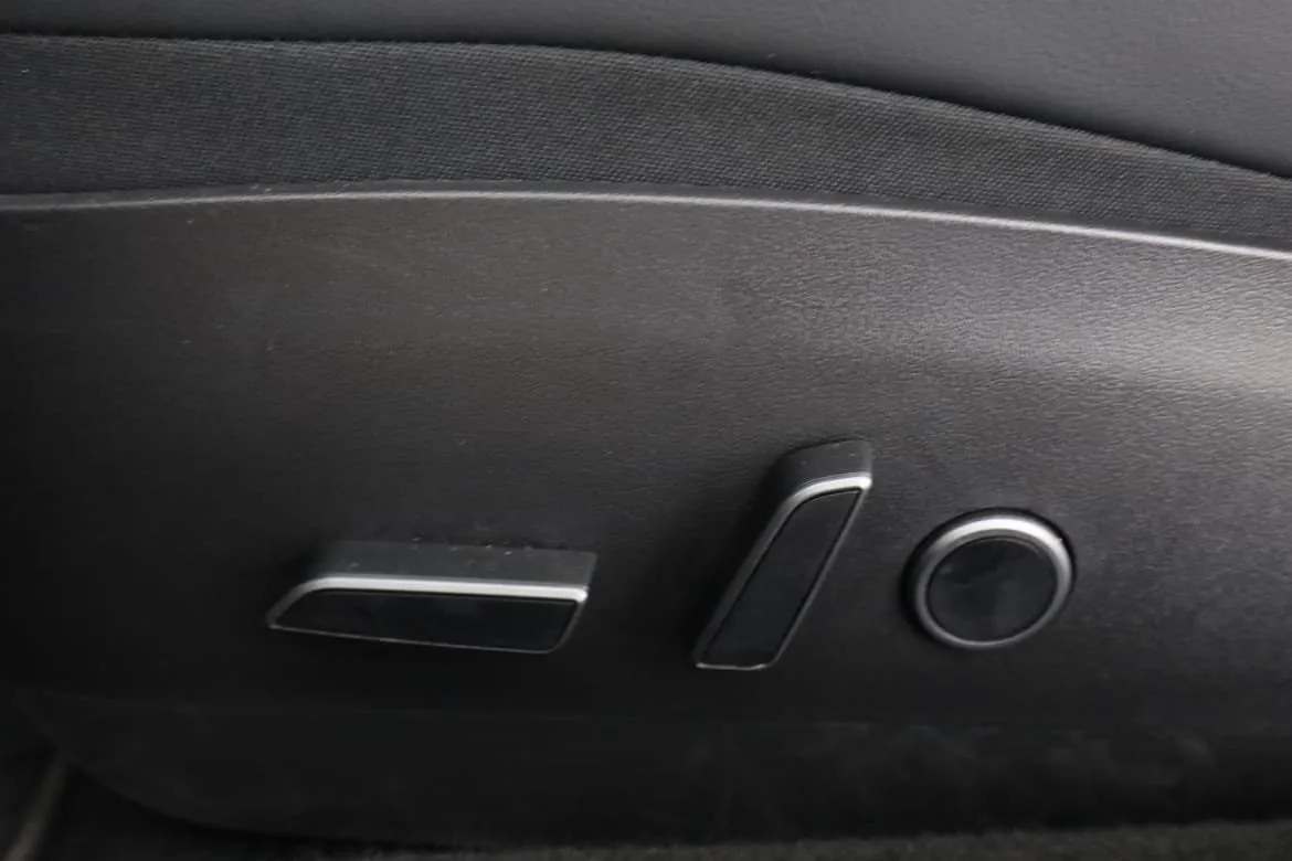 Tesla Model 3 bild 33