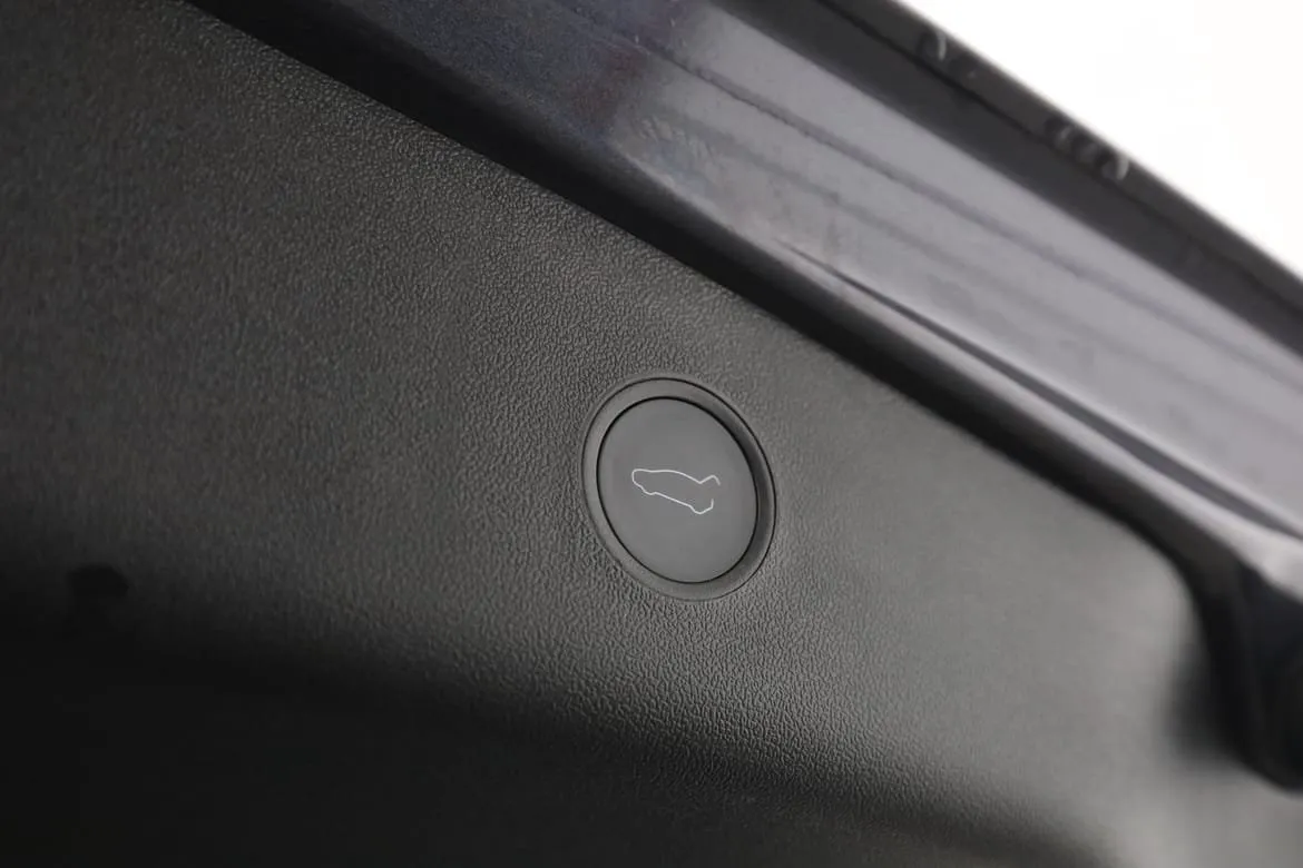 Tesla Model 3 bild 36