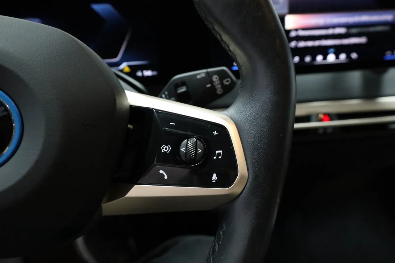 BMW iX bild 21