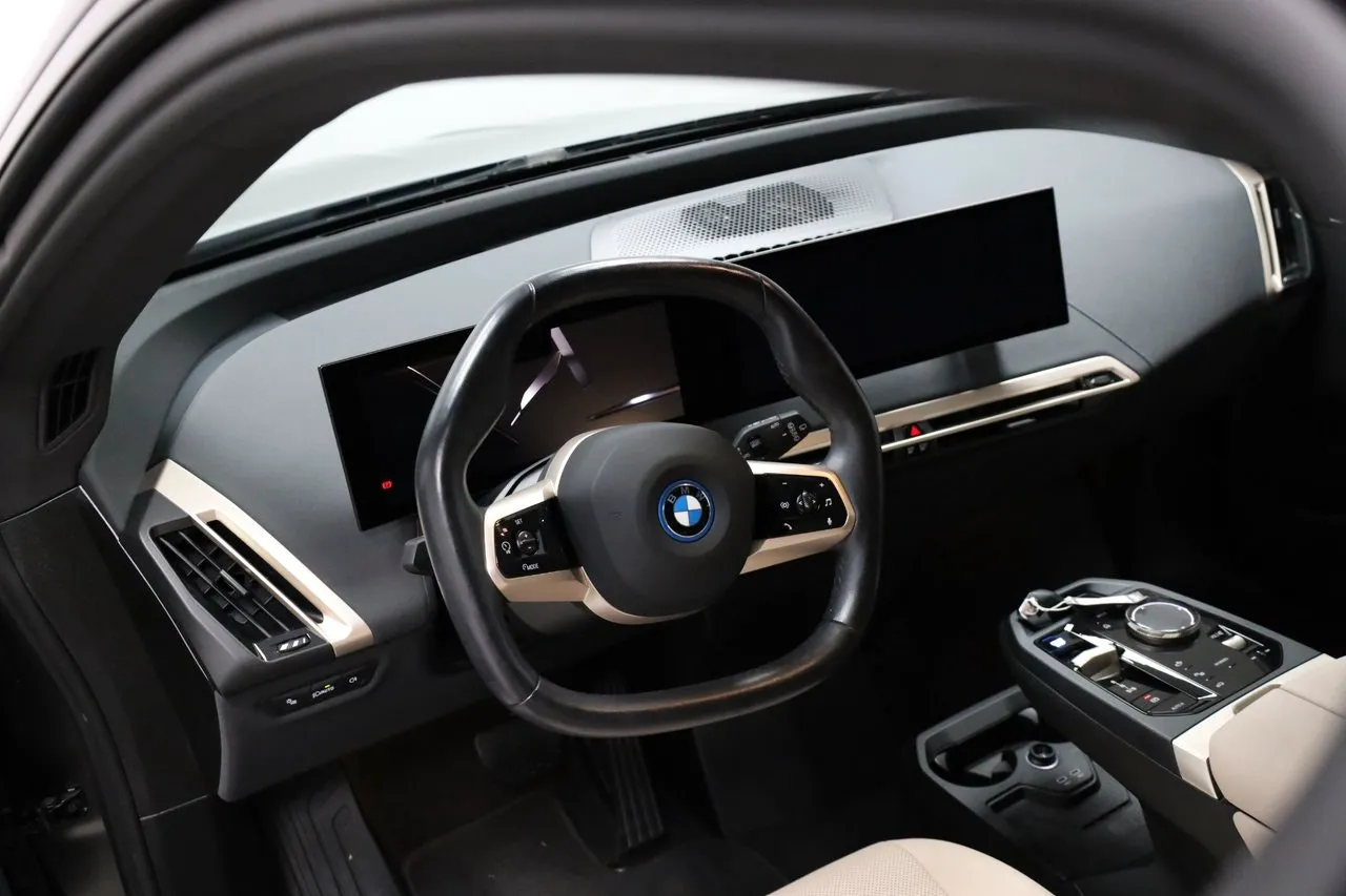 BMW iX bild 12