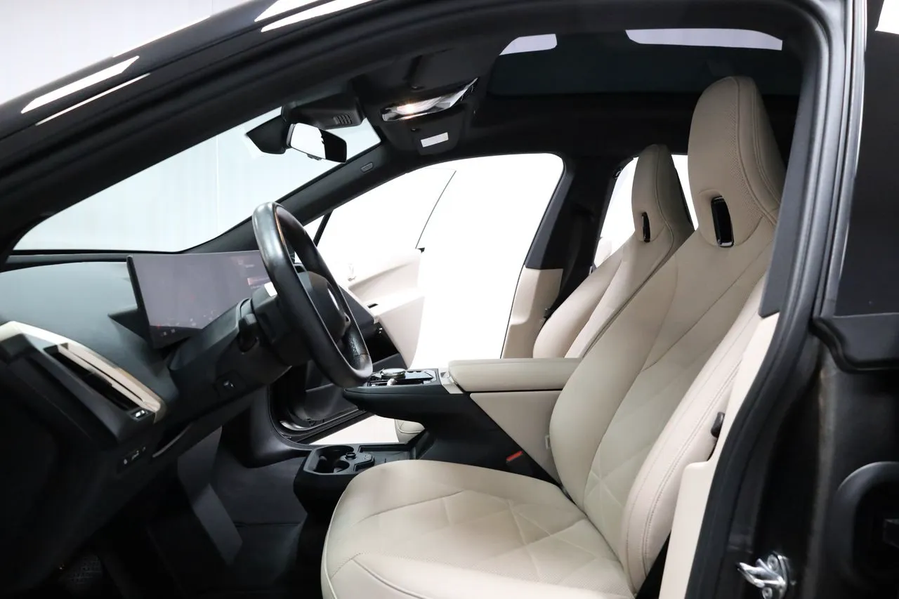 BMW iX bild 16
