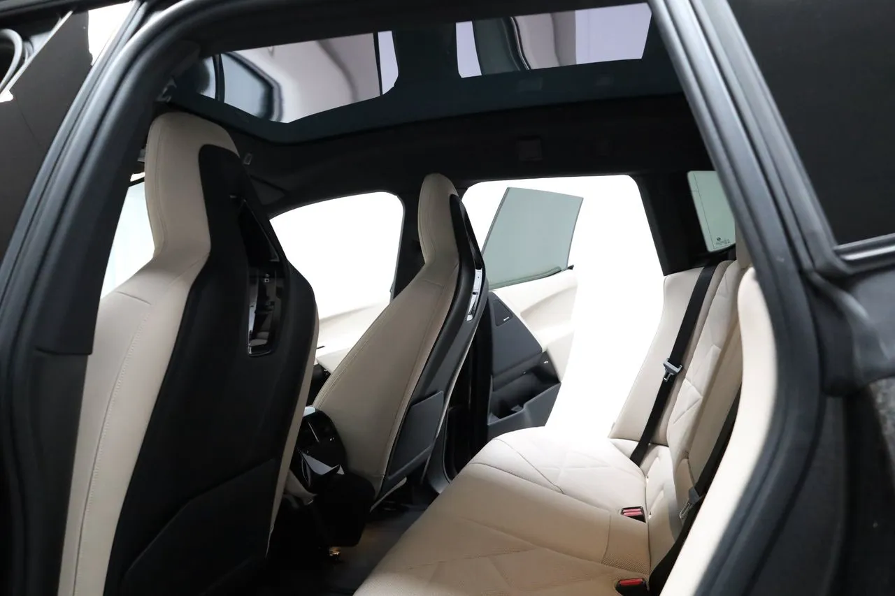 BMW iX bild 17