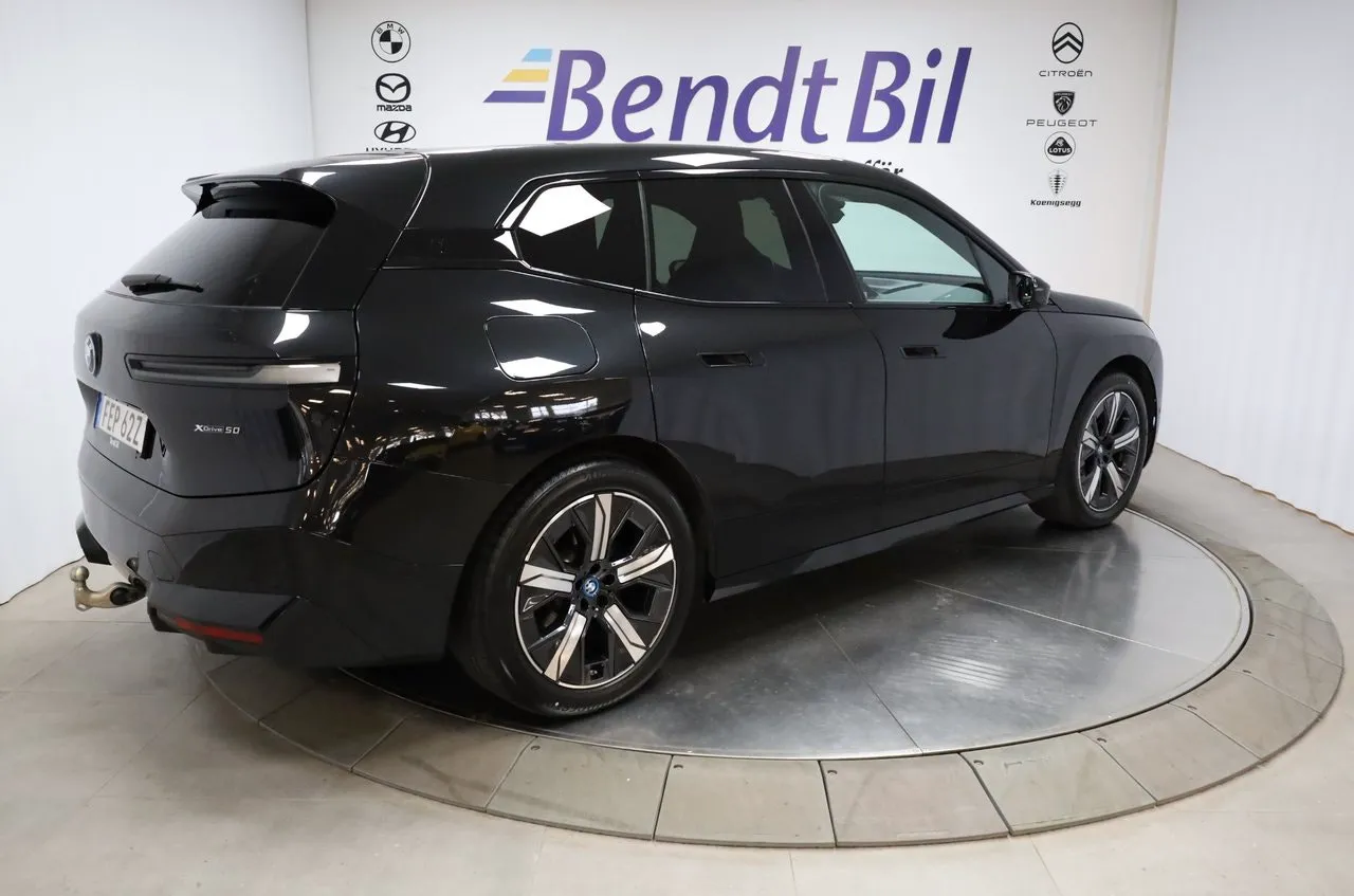 BMW iX bild 14