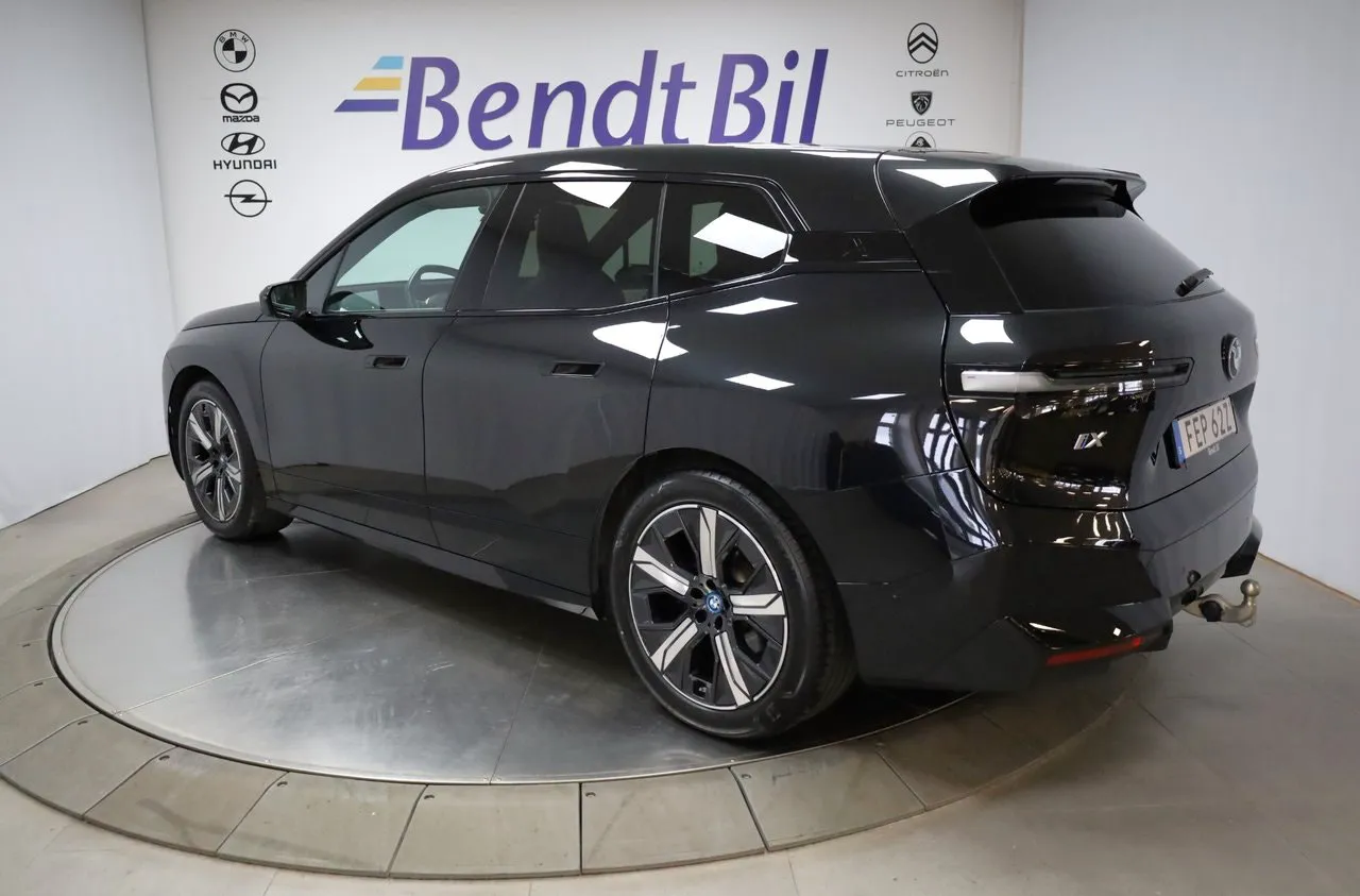 BMW iX bild 8