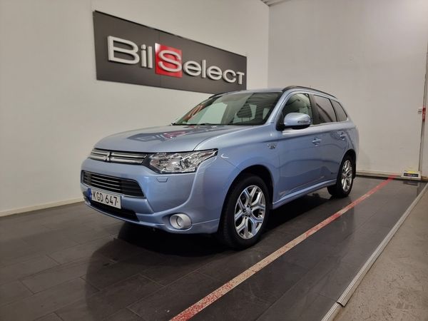 Mitsubishi Outlander PHEV CVT Business Euro 5-Backkamera-Drag-Nyservad - 2014