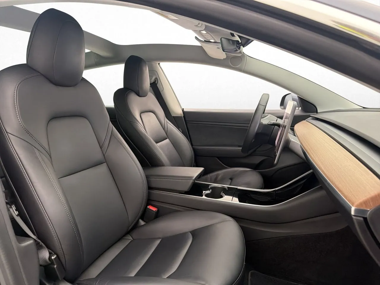 Tesla Model 3 bild 13