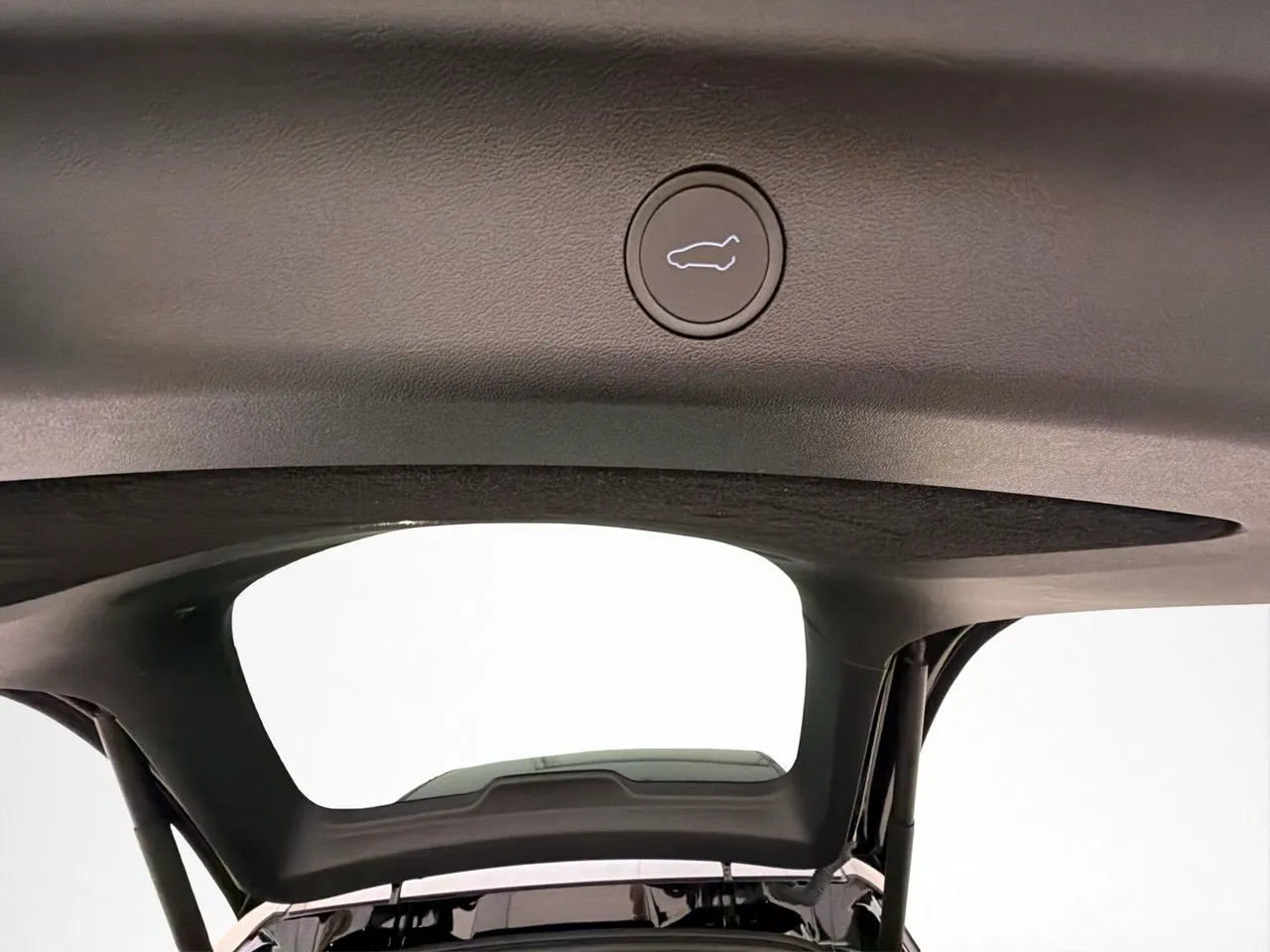 Tesla Model Y bild 26
