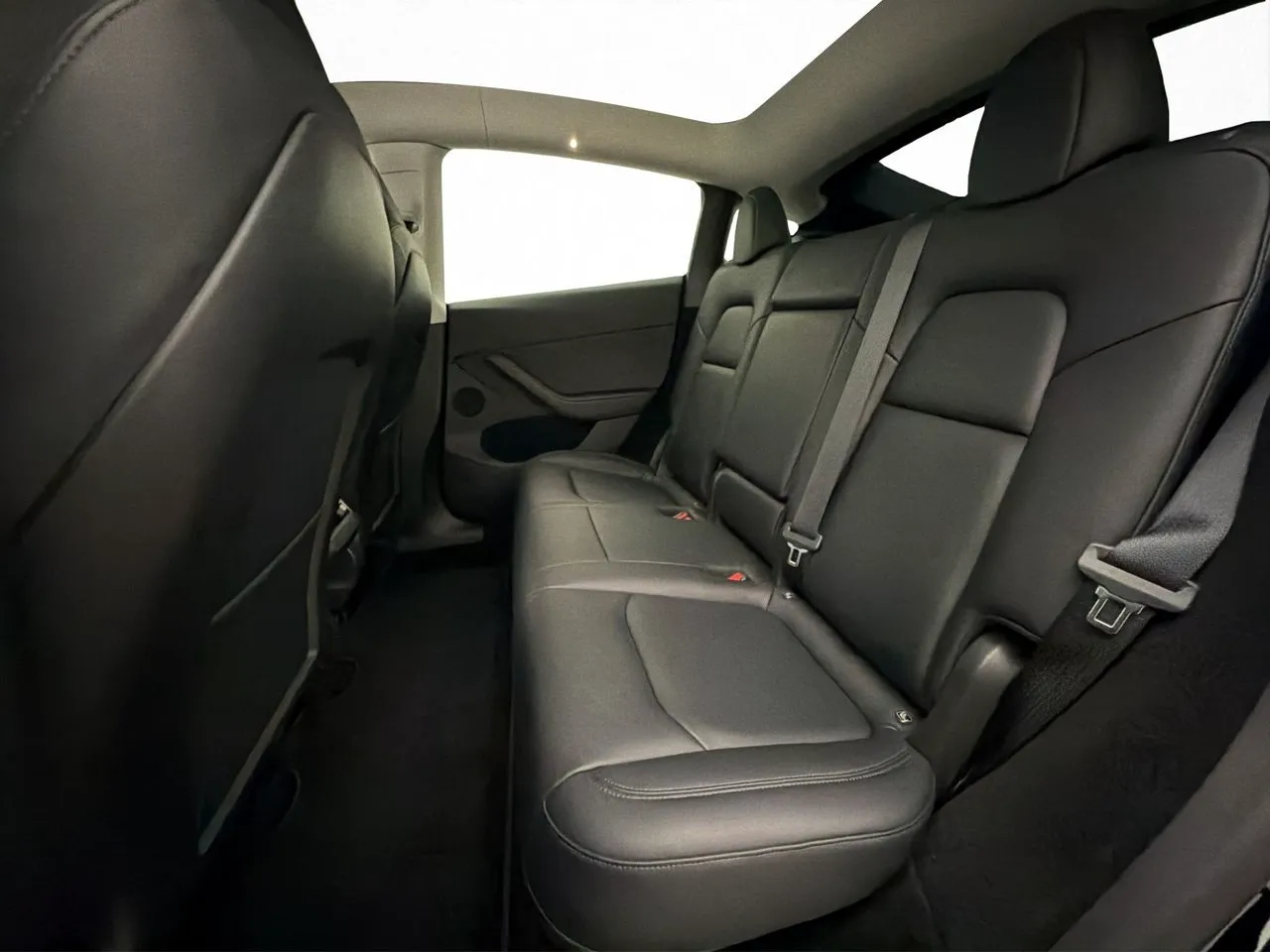 Tesla Model Y bild 15