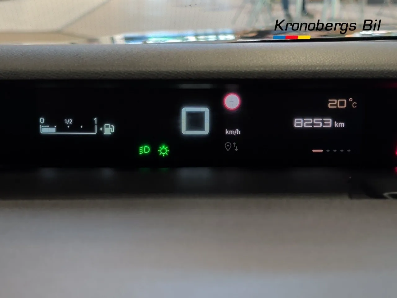Vehicle image 9
