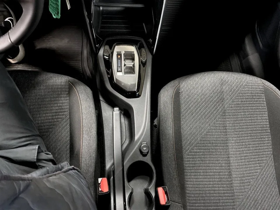 Peugeot 208 bild 13
