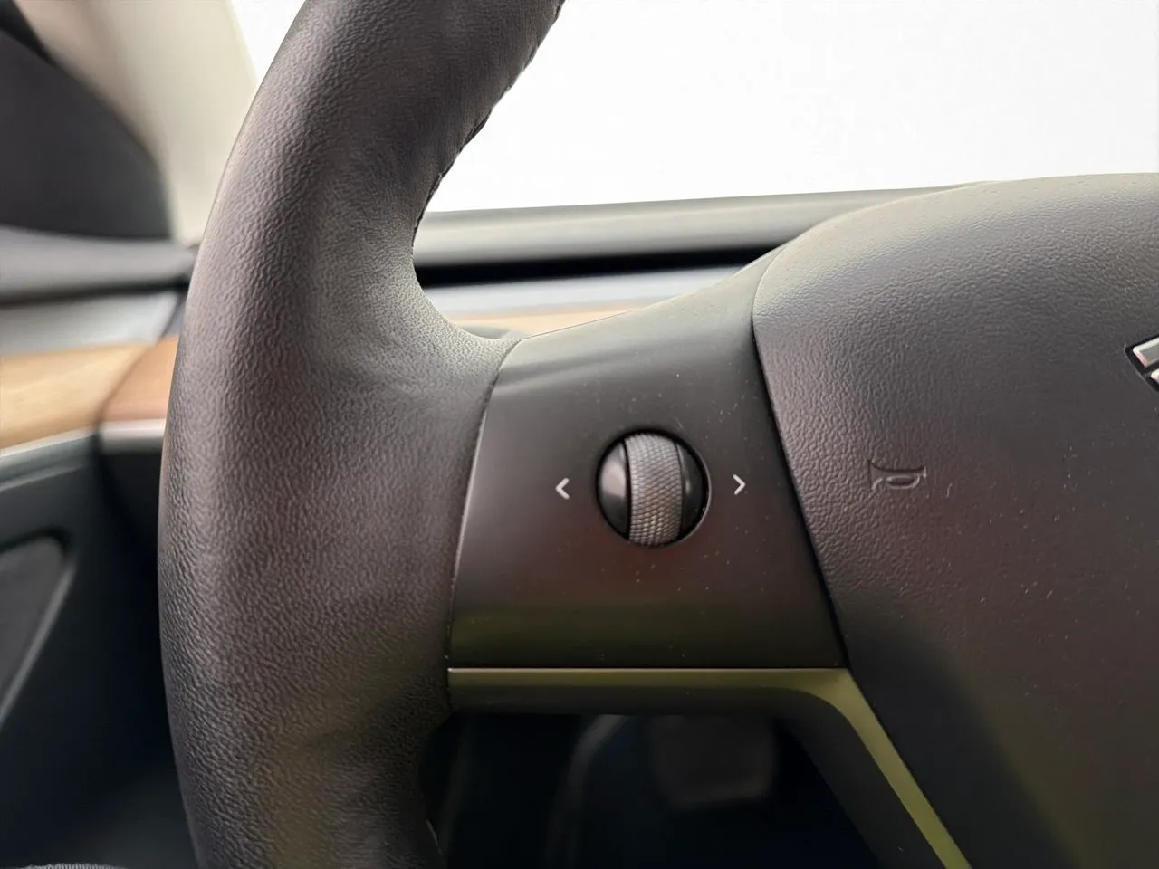 Tesla Model 3 bild 14