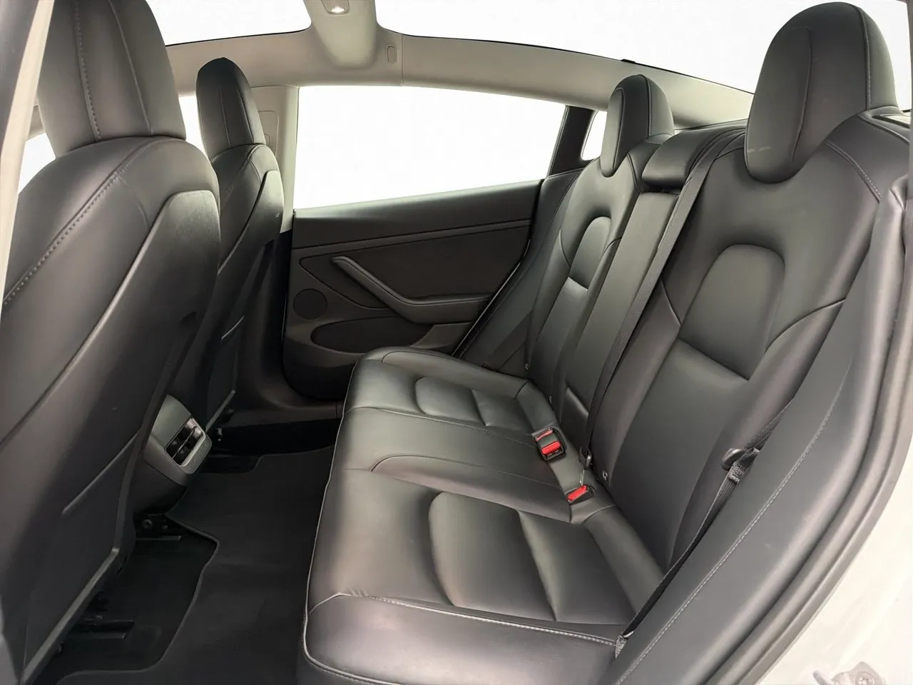 Tesla Model 3 bild 27