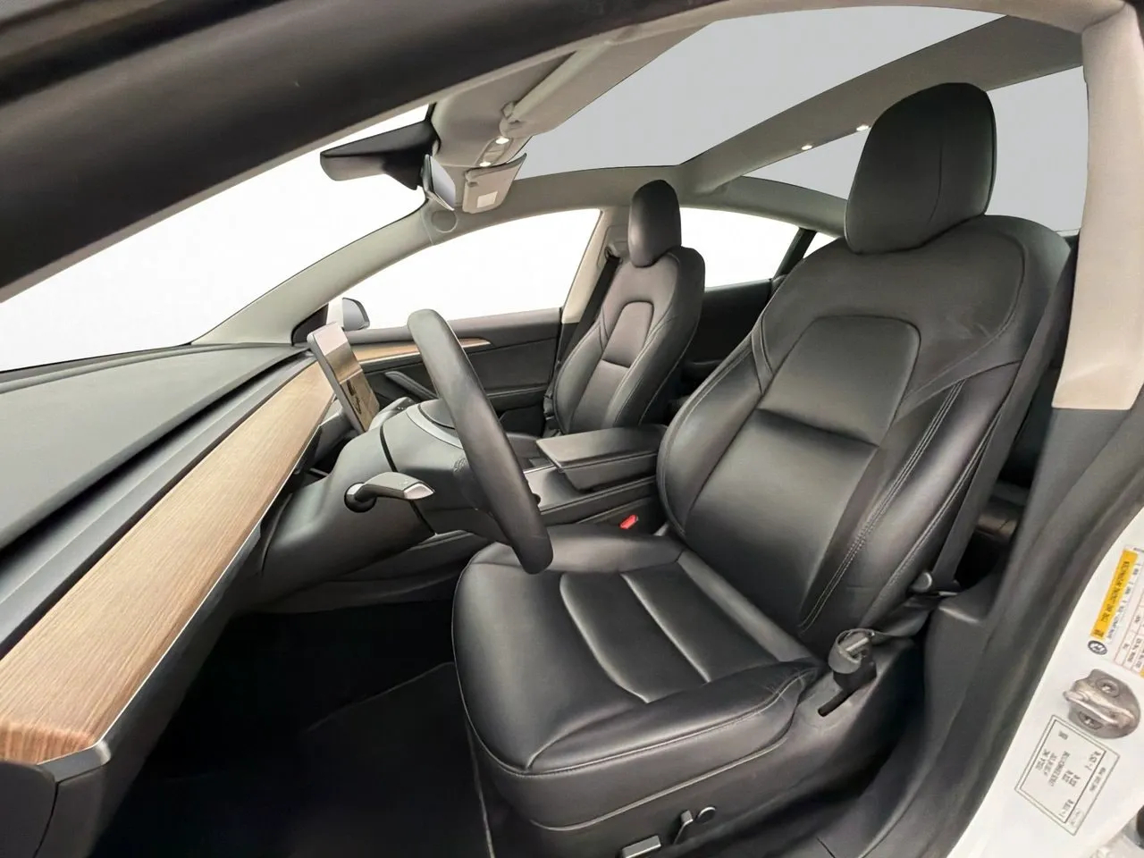Tesla Model 3 bild 12