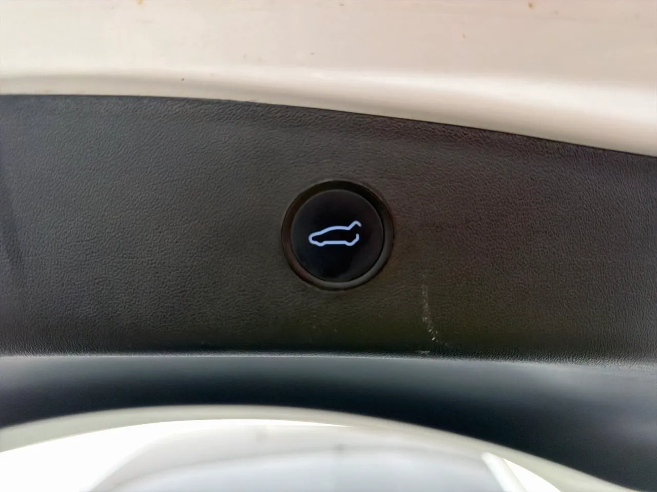 Tesla Model 3 bild 29