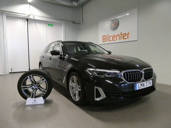 BMW 530 e Luxury Line Drag-Skinn-Navi-Kamera-Massage-Värm-SoV - 2023