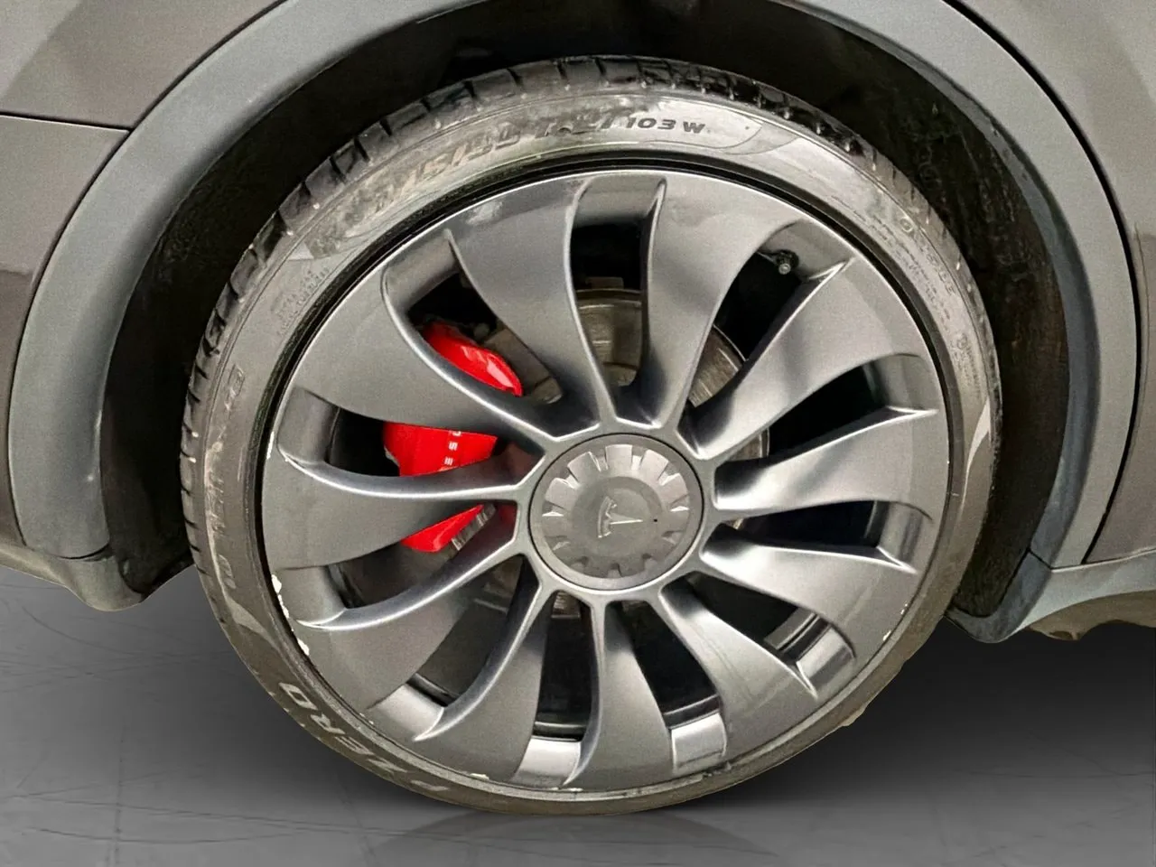 Tesla Model Y bild 35