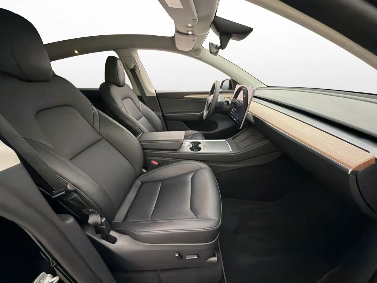Tesla Model Y bild 27
