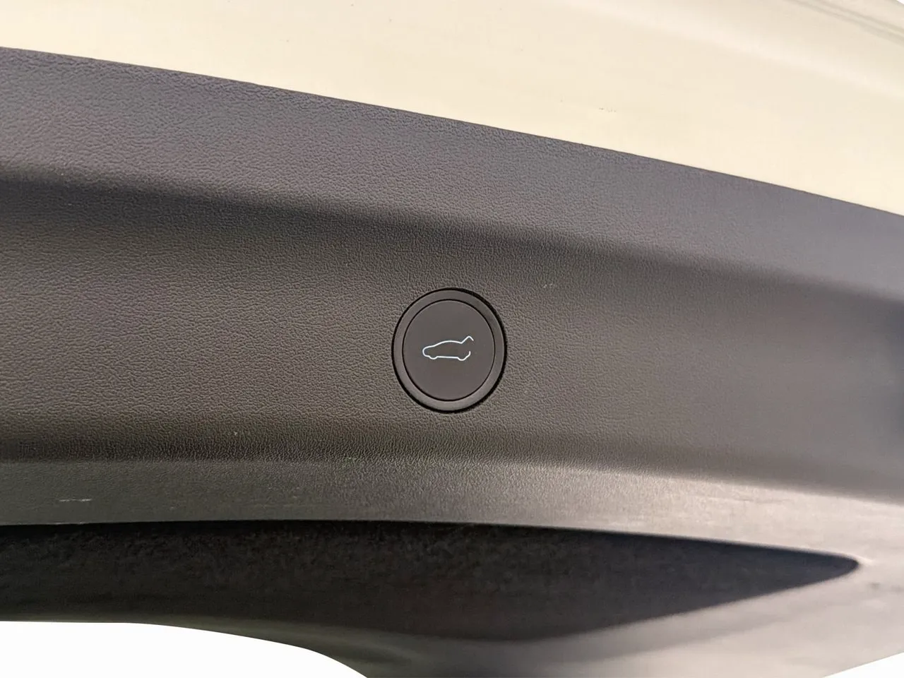 Tesla Model Y bild 27