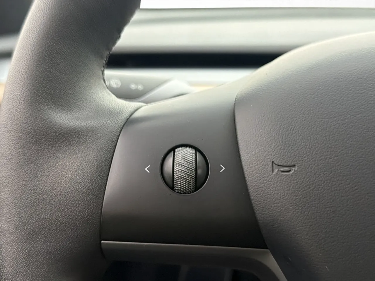 Tesla Model Y bild 34