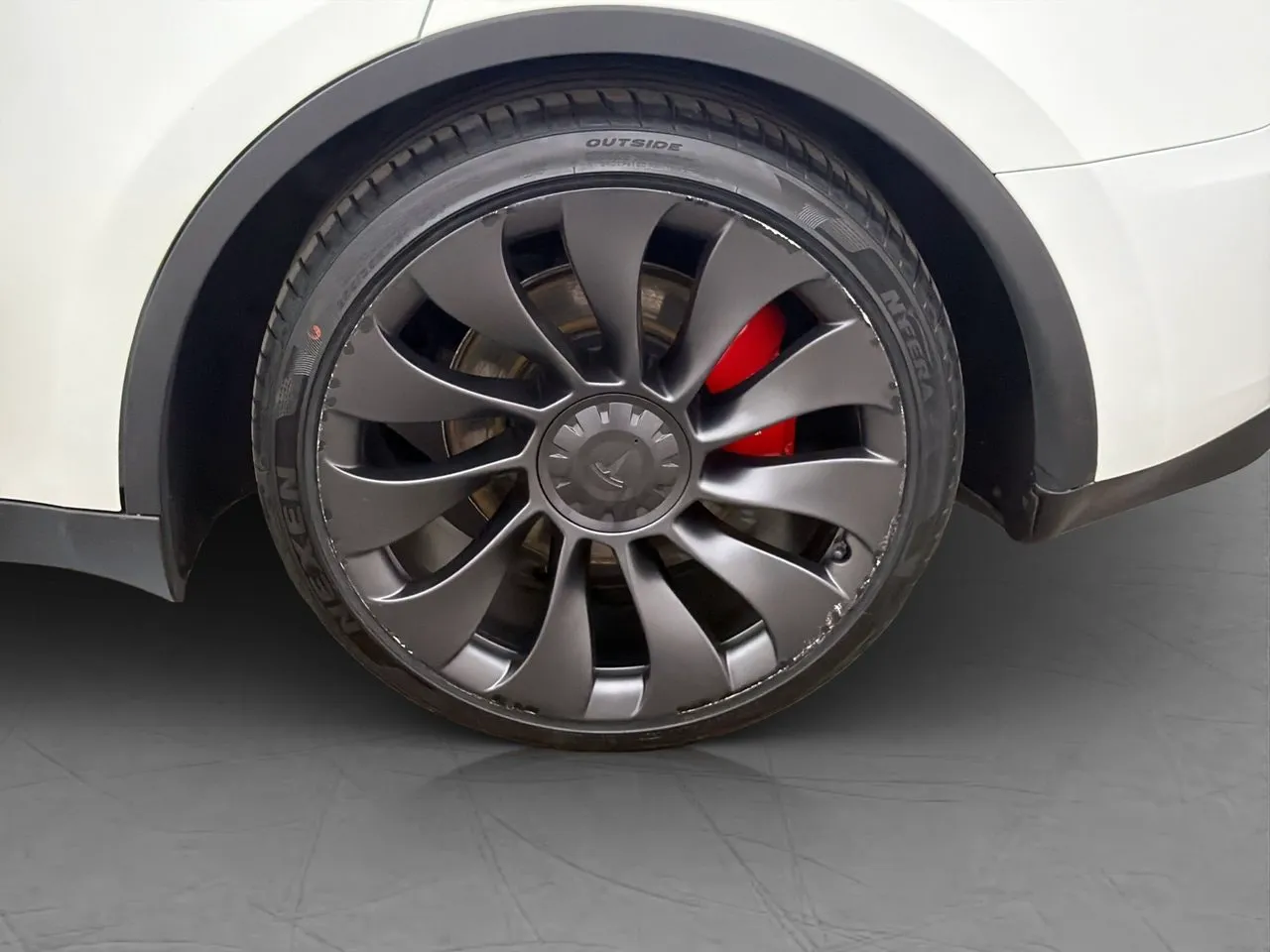 Tesla Model Y bild 30