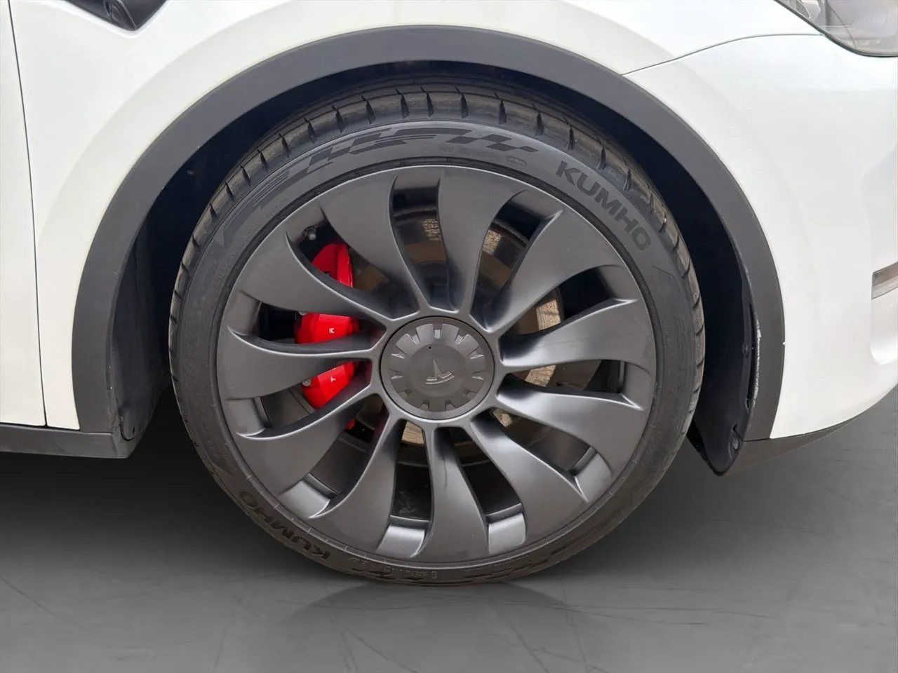Tesla Model Y bild 33
