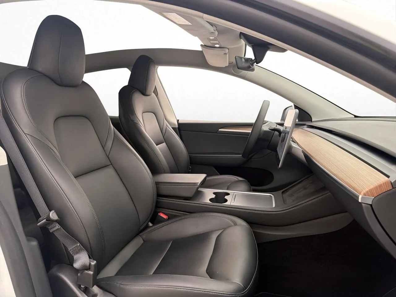 Tesla Model Y bild 24