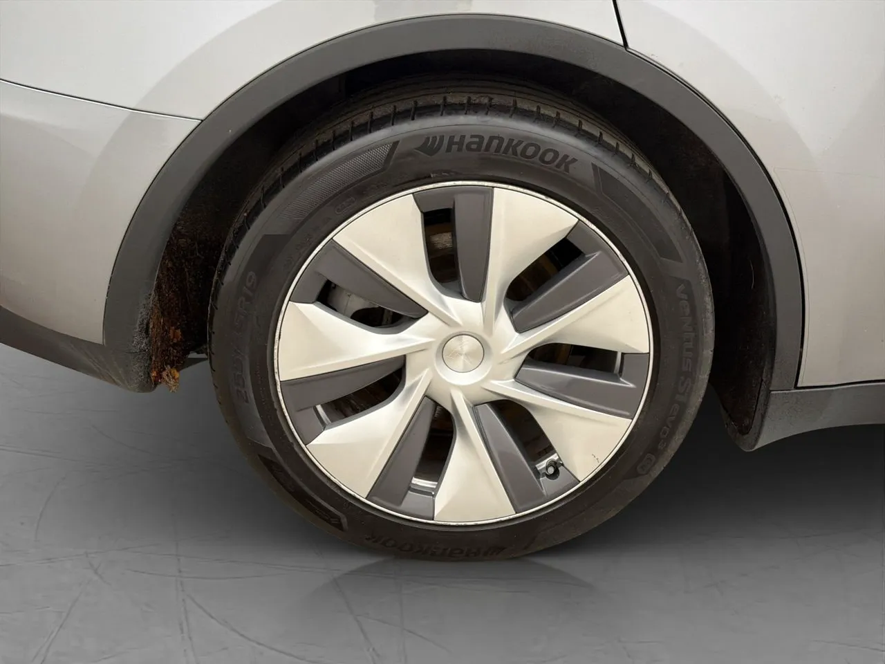 Tesla Model Y bild 33