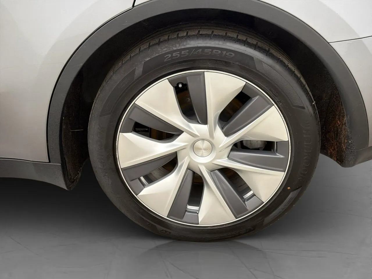 Tesla Model Y bild 31