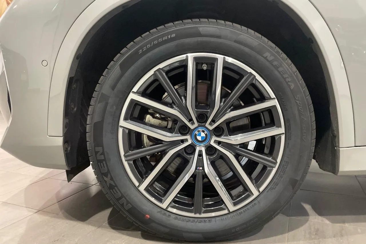 BMW iX1 bild 15