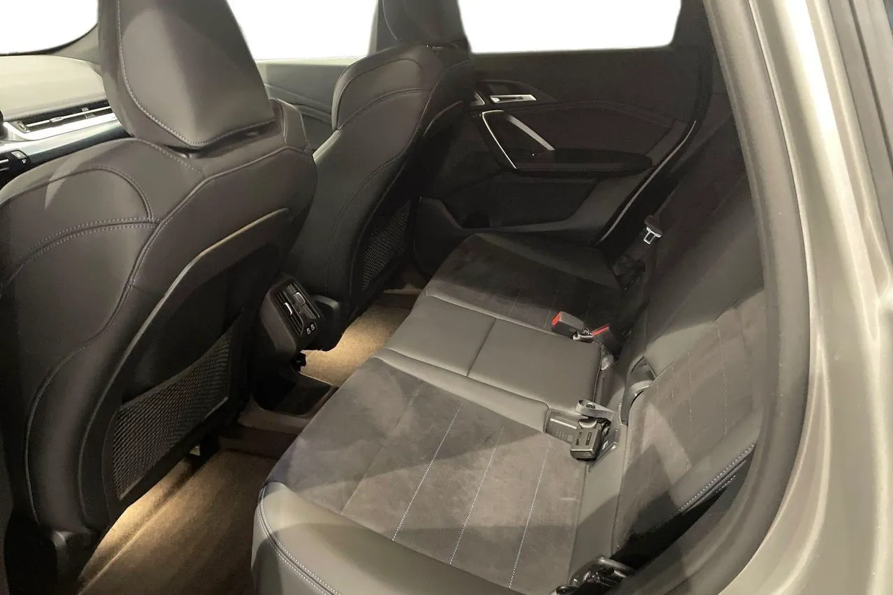 BMW iX1 bild 11