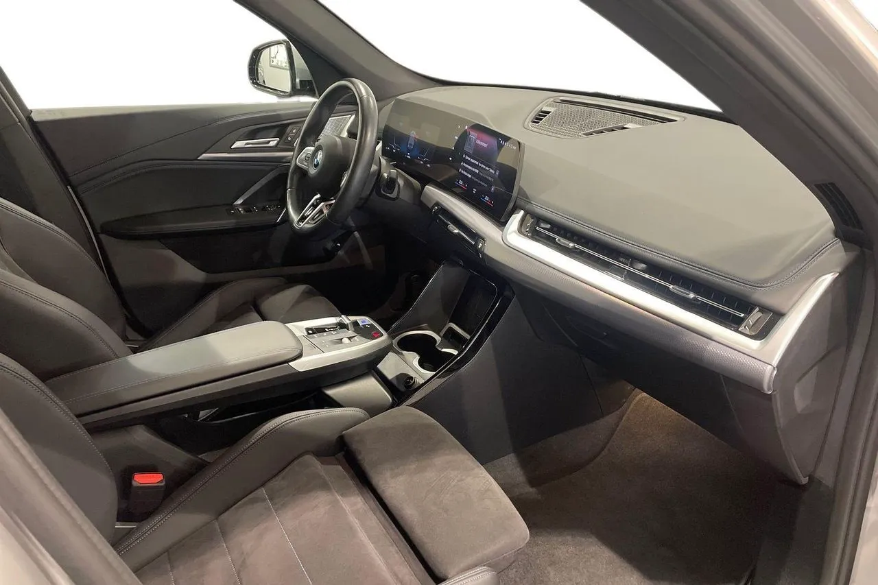 BMW iX1 bild 6