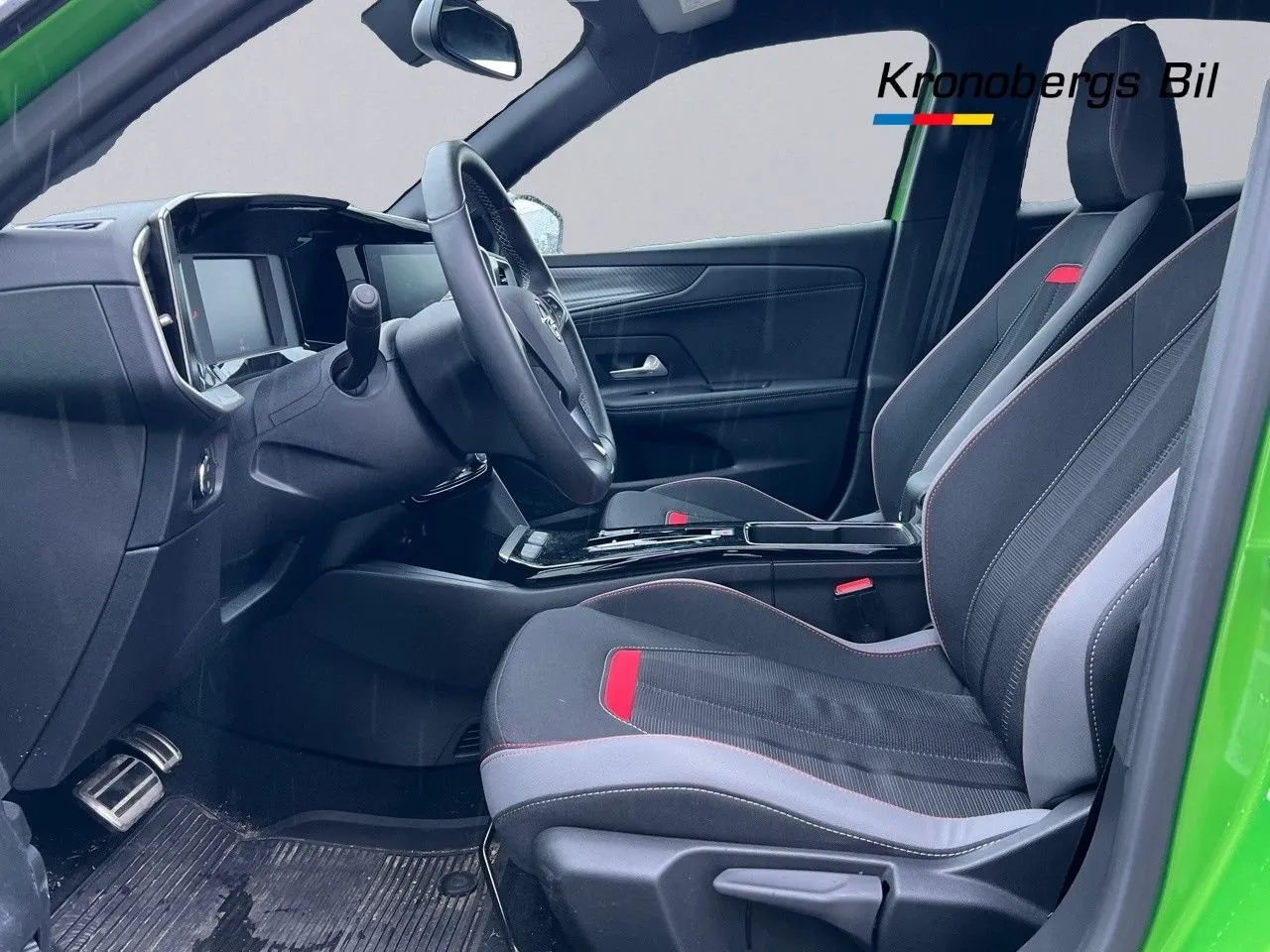 Vehicle image 6
