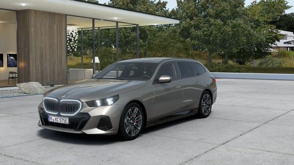 BMW 530 e xDrive Touring M Sport Pro Fully Charged Drag H K DA - 2027