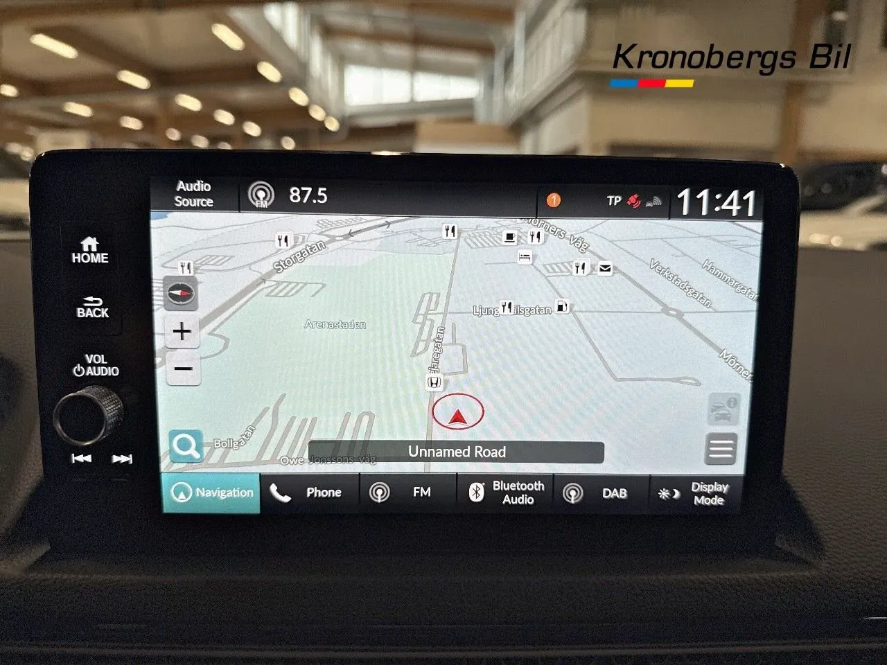Vehicle image 10
