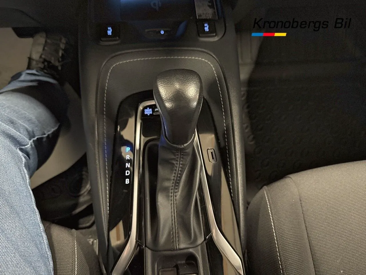 Vehicle image 11