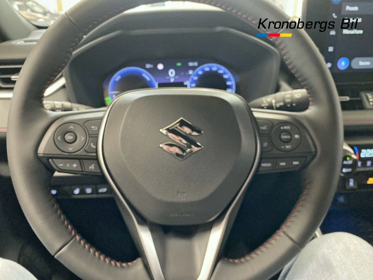 Vehicle image 16