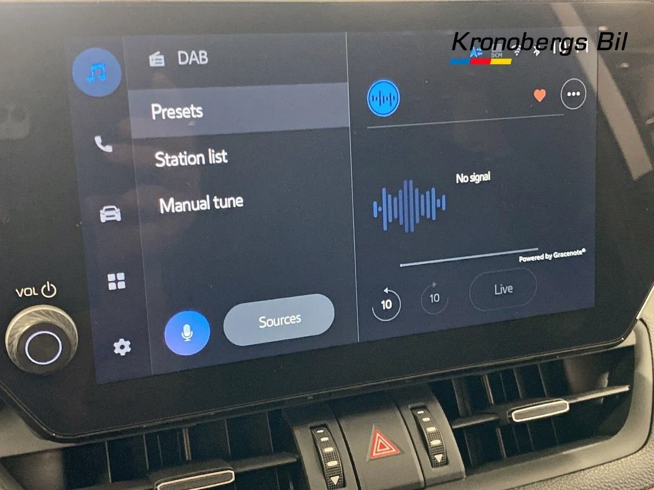 Vehicle image 10
