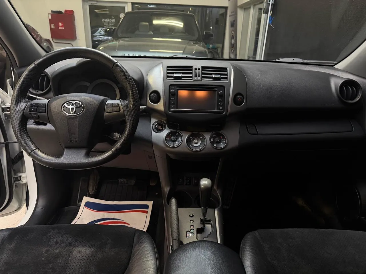 Toyota RAV4 bild 8