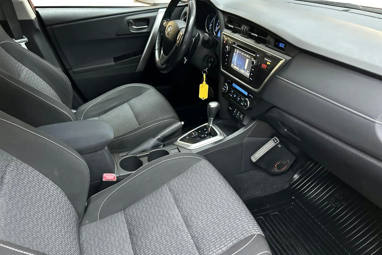 Toyota Auris bild 7