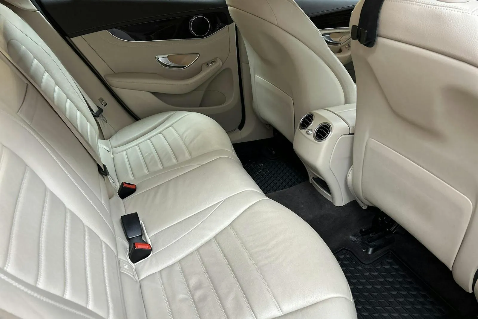 Mercedes GLC220 bild 8