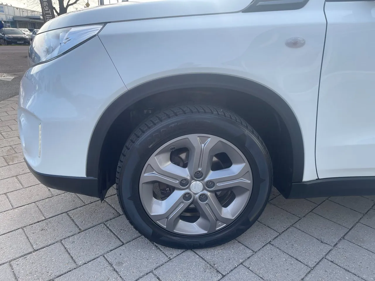 Suzuki Vitara bild 9