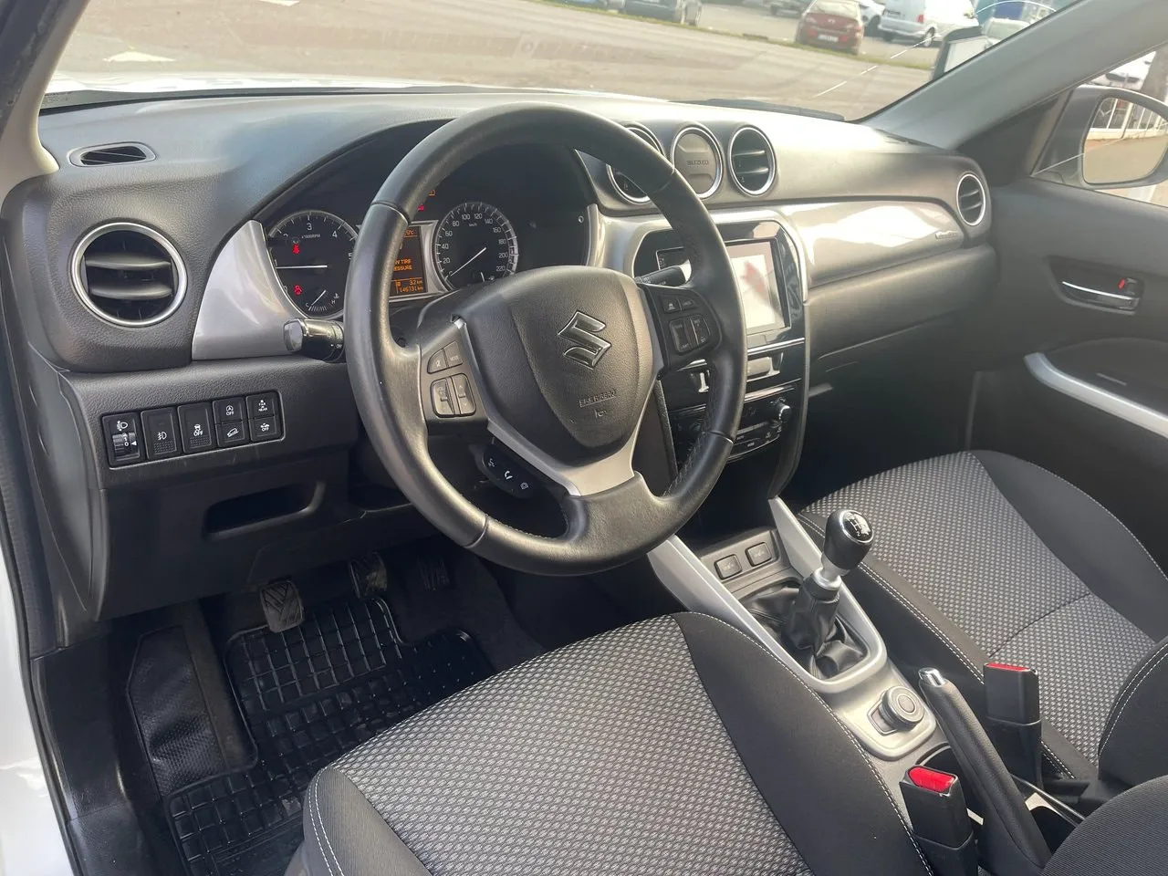 Suzuki Vitara bild 12