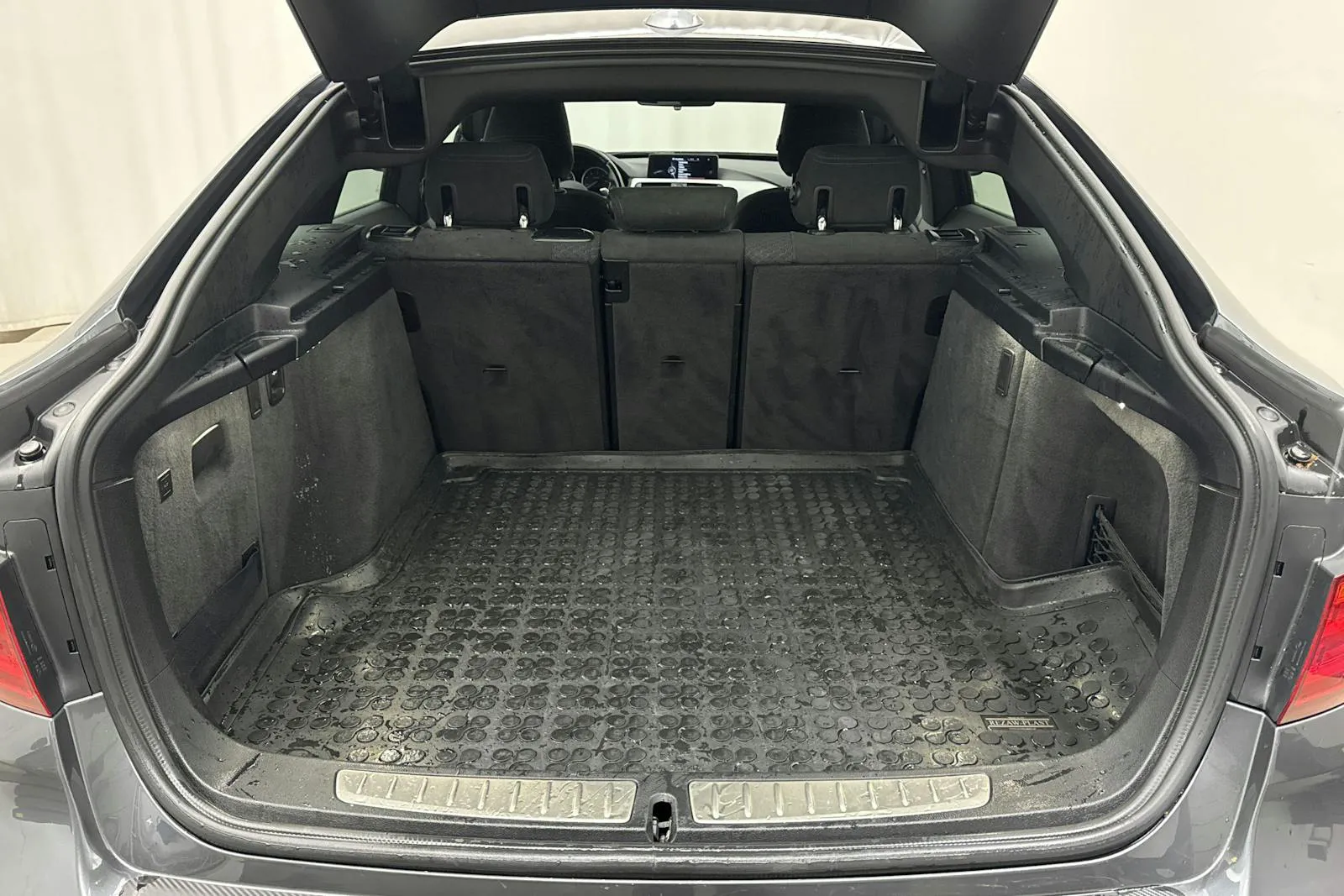 BMW 330 bild 9