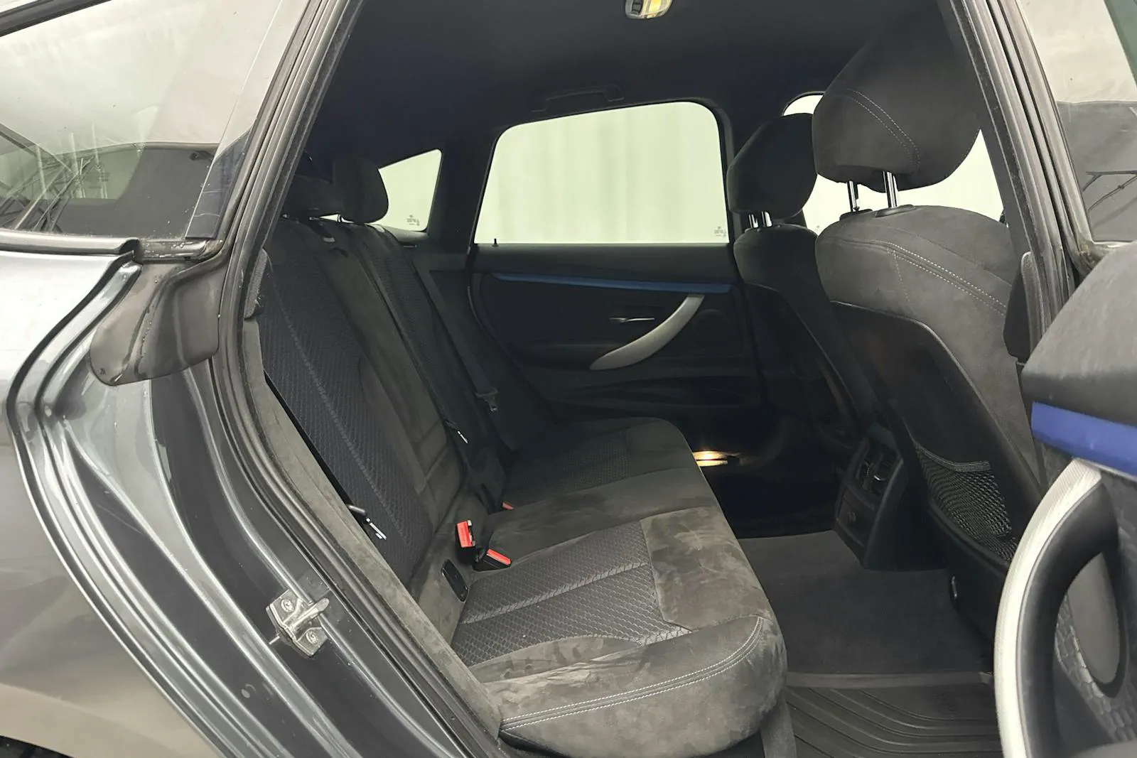 BMW 330 bild 8