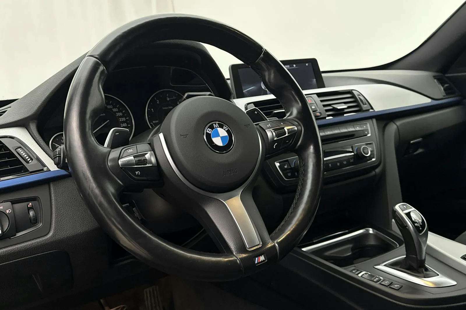 BMW 330 bild 15