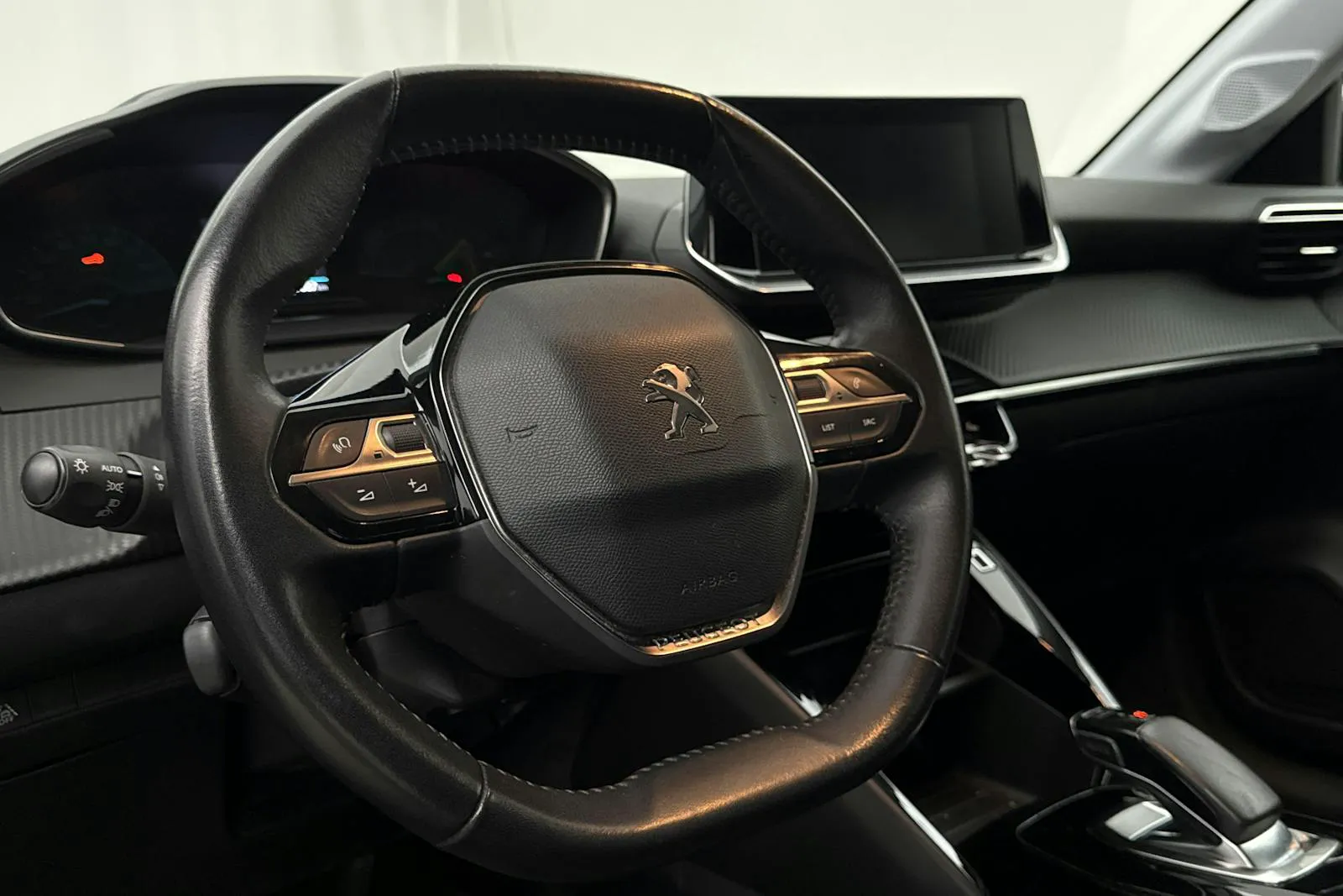 Peugeot 208 bild 13
