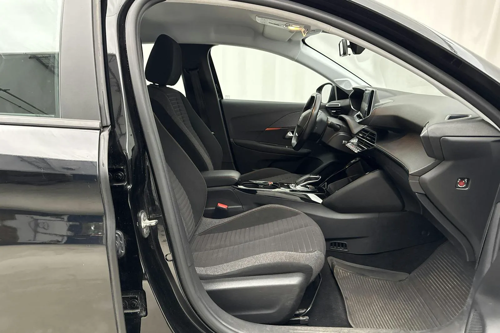 Peugeot 208 bild 7
