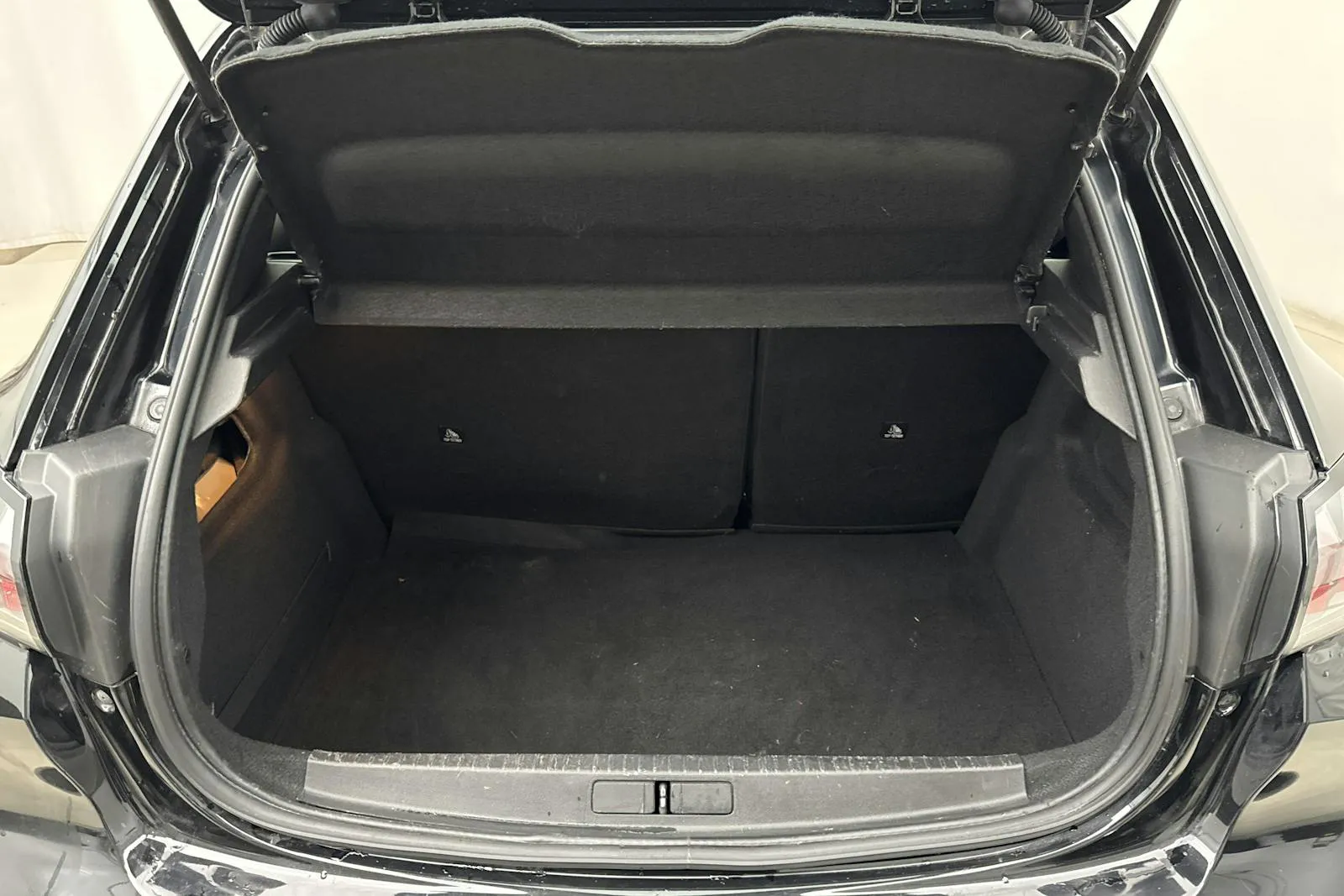 Peugeot 208 bild 9