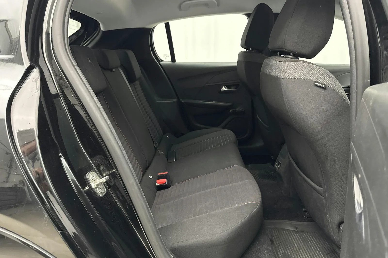 Peugeot 208 bild 8