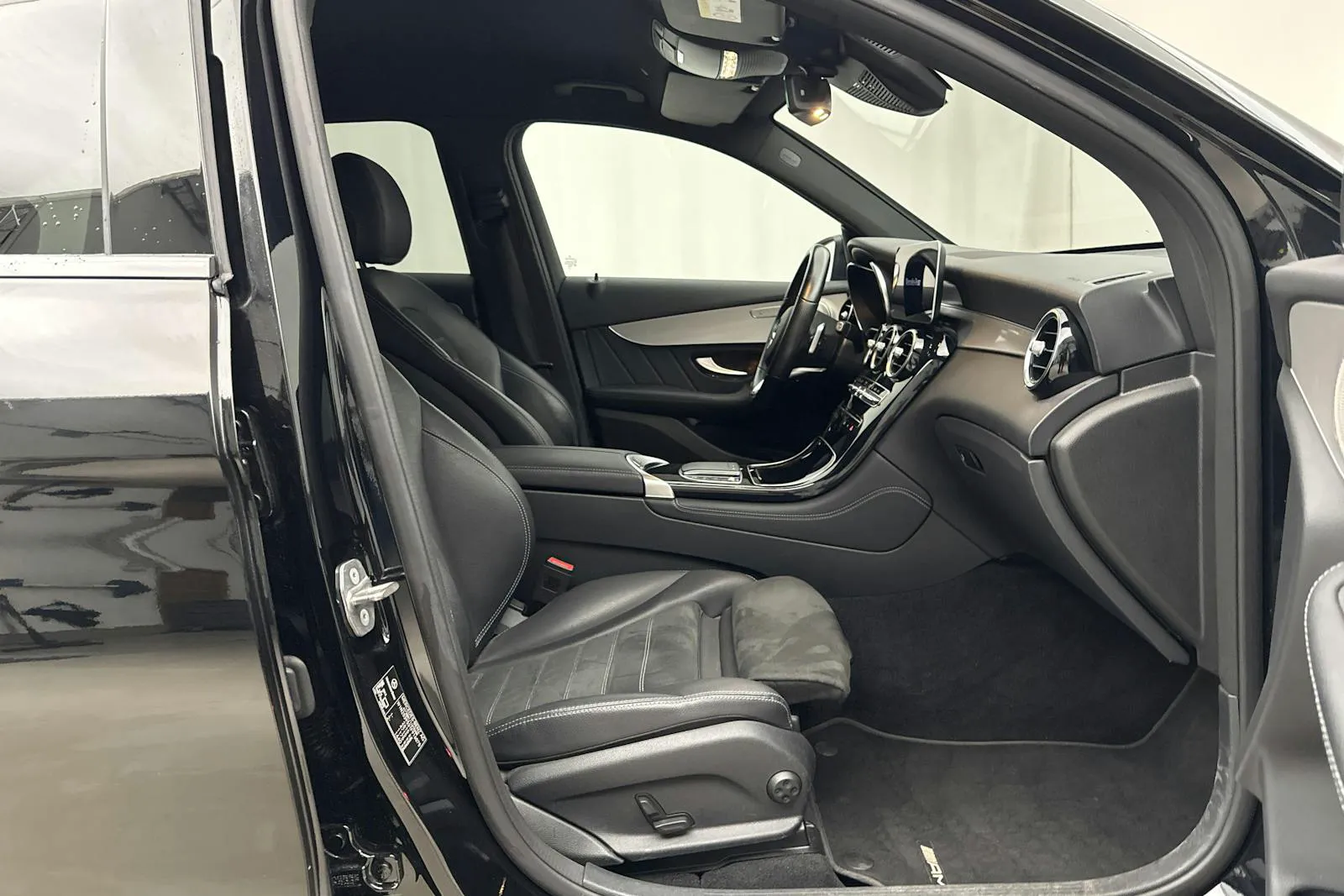 Mercedes GLC300 bild 7